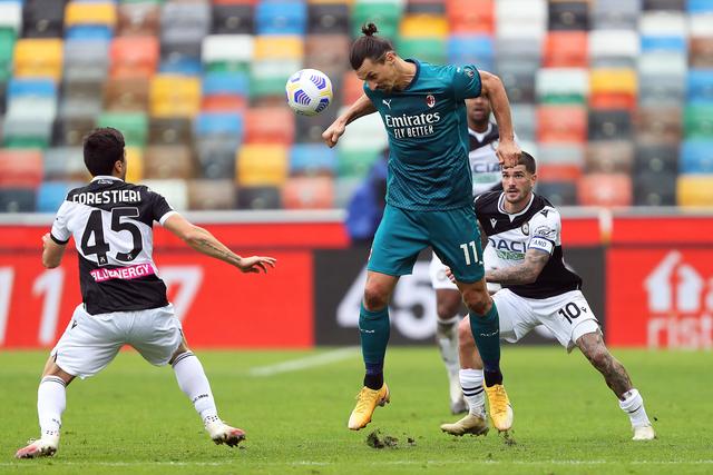 扩大领先！国安角球开出黄山自摆乌龙，十人国安2-0英博